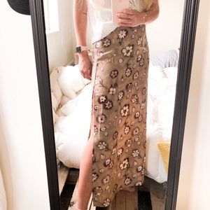 Flowered maxi skirt with slit